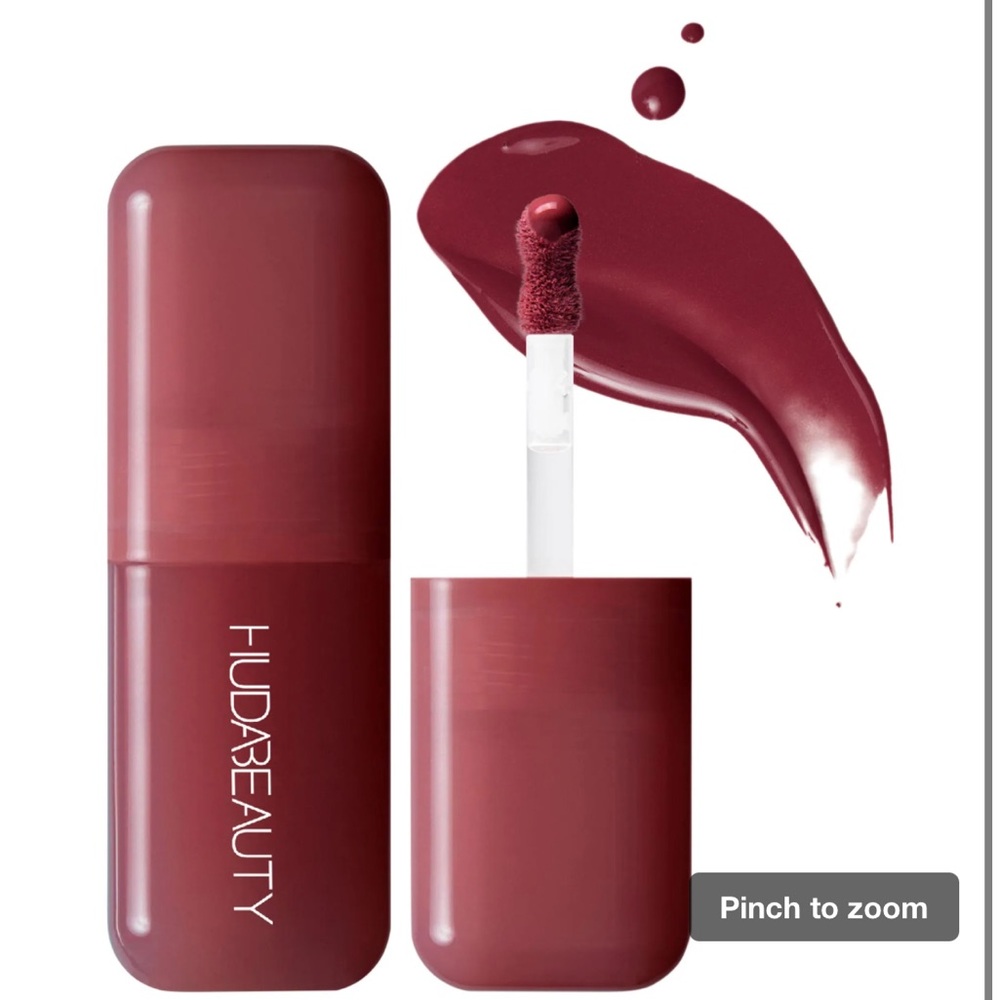 HUDA BEAUTY blush filter, liquid blush in shade, black cherry